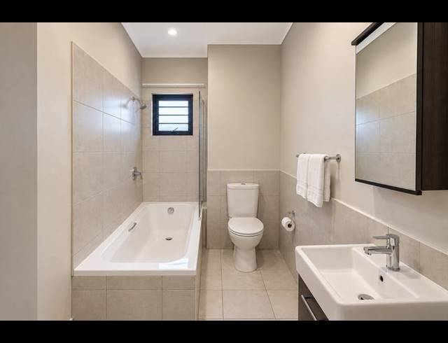 2 BEDROOM APARTMENT FOR SALE IN CLUBVIEW